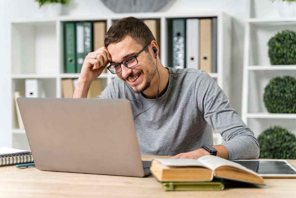 100% kostenlose Weiterbildung zur IHK Geprüften Sicherheitsfachkraft in 6 Monaten.